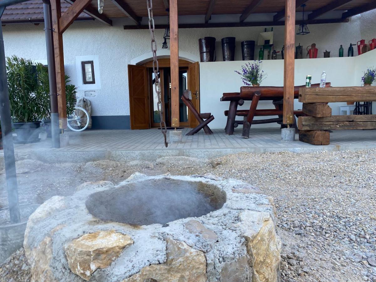 Sauna & Jakuzzi Kisleshegy Vendeghaz * Dorgicse